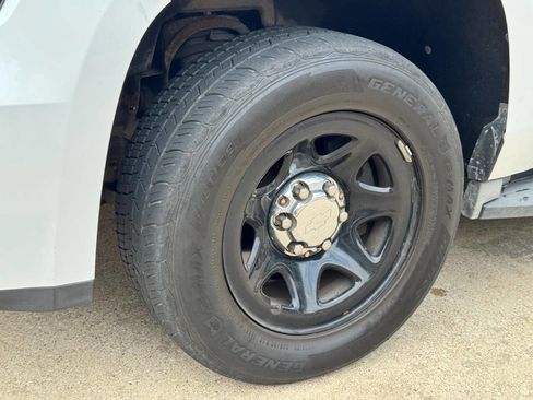 Used 2015 Chevrolet Tahoe 2WD w/ Remote Keyless Entry Package image 22