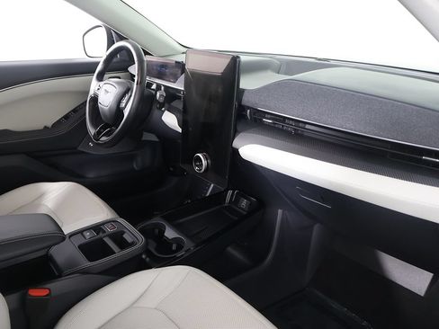 Used 2025 Ford Mustang Mach-E Premium RWD image 31