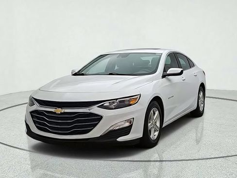 Used 2020 Chevrolet Malibu LS w/ Driver Confidence Package II FWD image 2