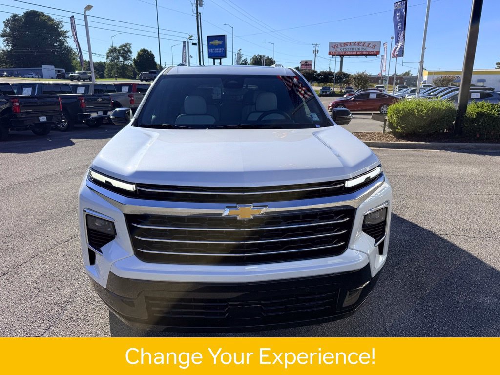 Used 2025 Chevrolet Traverse High Country FWD image 24