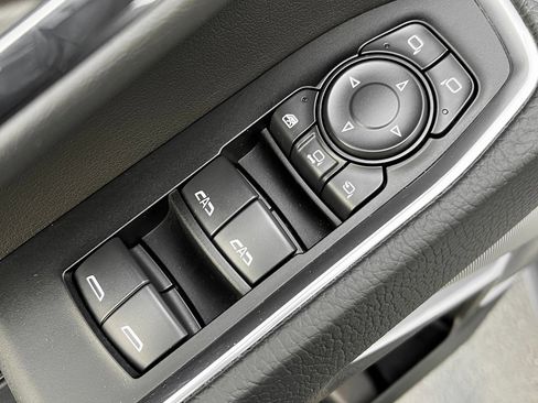 Used 2024 GMC Sierra 2500 Denali image 28