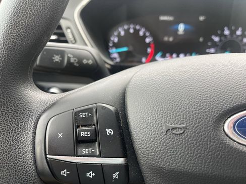 Used 2020 Ford Escape SE image 13