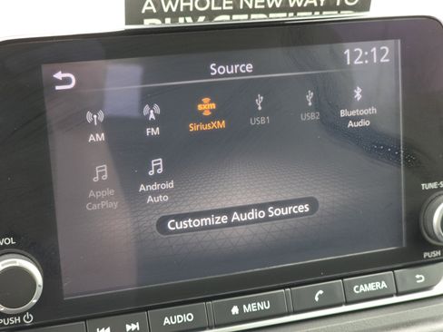 Used 2025 Nissan Rogue S image 33