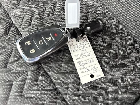 Used 2023 Chevrolet Equinox LT FWD image 29