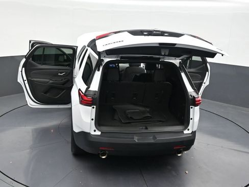 Used 2023 Chevrolet Traverse RS image 41