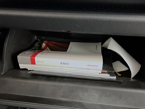 Used 2020 Toyota RAV4 XLE w/ Convenience Package image 35