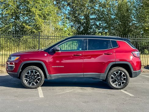 Used 2021 Jeep Compass Trailhawk w/ Sun and Sound Group AWD/4WD image 7