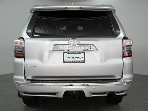 Used 2019 Toyota 4Runner Limited image 8