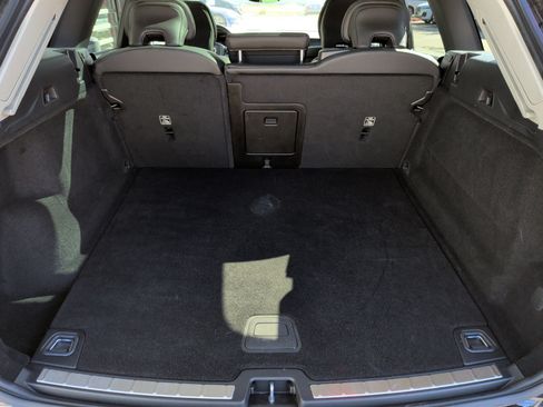Used 2021 Volvo XC60 T5 Momentum image 33