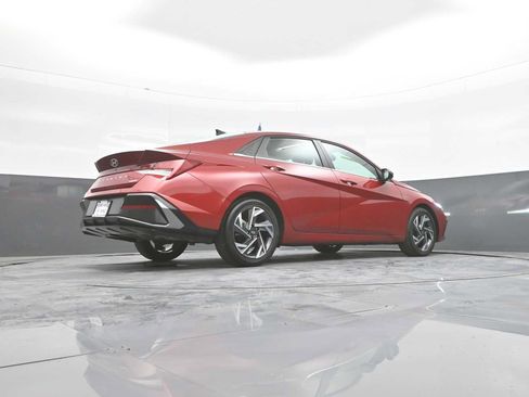 Used 2025 Hyundai Elantra Limited FWD image 44