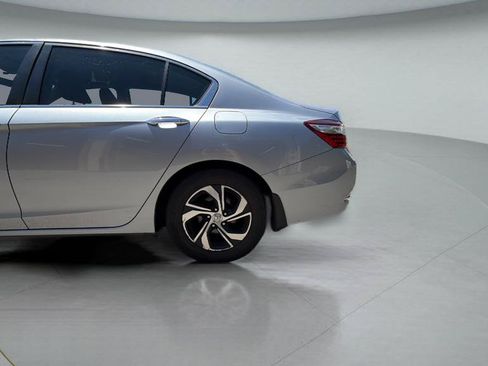 Used 2017 Honda Accord LX image 35