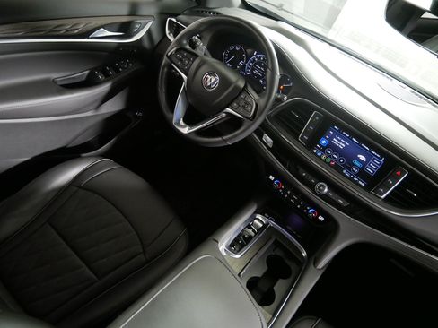 Used 2024 Buick Enclave Avenir w/ Avenir Technology Package AWD/4WD image 9