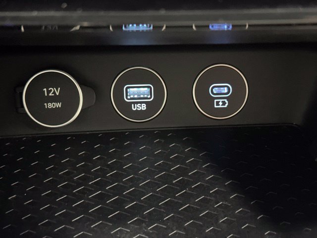 Used 2025 Genesis G70 2.5T RWD image 20