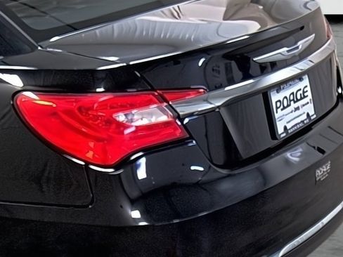 Used 2014 Chrysler 200 Limited image 10