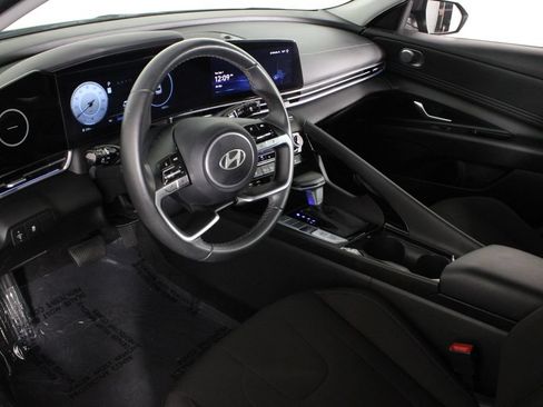 Certified 2024 Hyundai Elantra SEL w/ Convenience Package FWD image 19