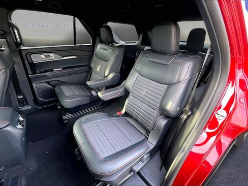 New 2026 Ford Explorer ST-Line w/ ST-Line Street Pack image 10