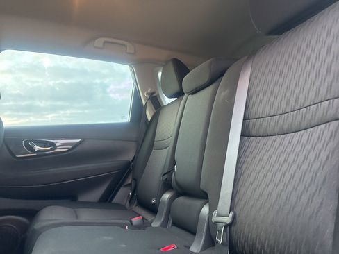 Used 2018 Nissan Rogue S image 36