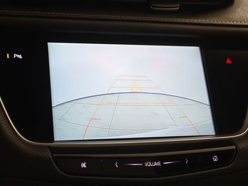 Used 2018 Cadillac XT5 Luxury w/ Driver Awareness Package FWD image 10