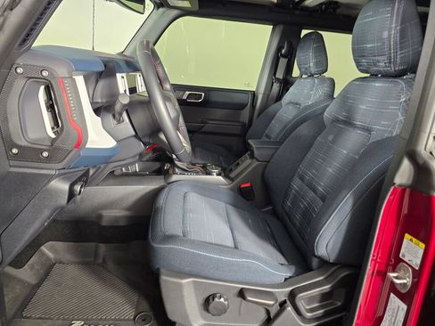 Used 2025 Ford Bronco Heritage Edition AWD/4WD image 21