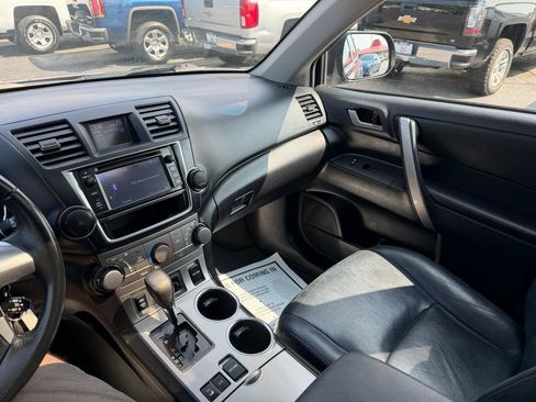 Used 2013 Toyota Highlander SE w/ Protection Pkg AWD/4WD image 24
