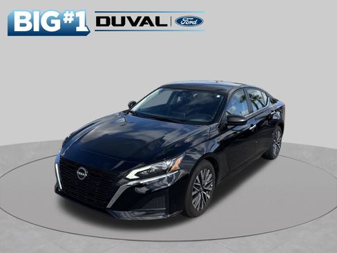 Used 2025 Nissan Altima 2.5 SV FWD image 3