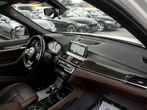 Used 2018 BMW X1 xDrive28i w/ Premium Package image 12