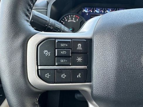 Certified 2024 Ford Expedition XLT image 20