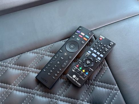 Used 2023 Chevrolet Express 2500 image 18