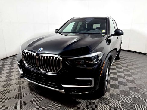 Used 2023 BMW X5 xDrive40i w/ Premium Package AWD/4WD image 3