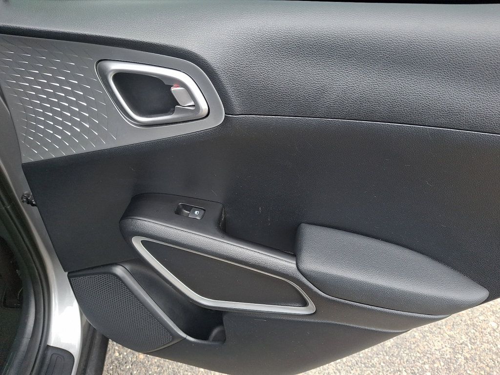 Used 2024 Kia Soul LX w/ Option Group 015 FWD image 20