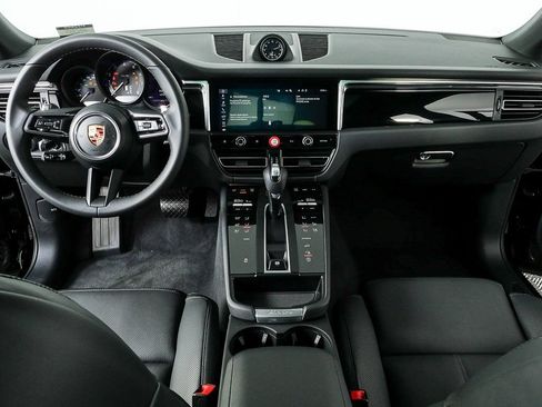 Certified 2026 Porsche Macan AWD/4WD image 20