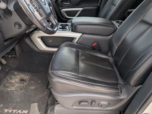 Used 2021 Nissan Titan SL AWD/4WD image 6
