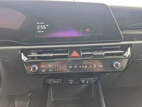 New 2026 Kia Niro Wind FWD image 8