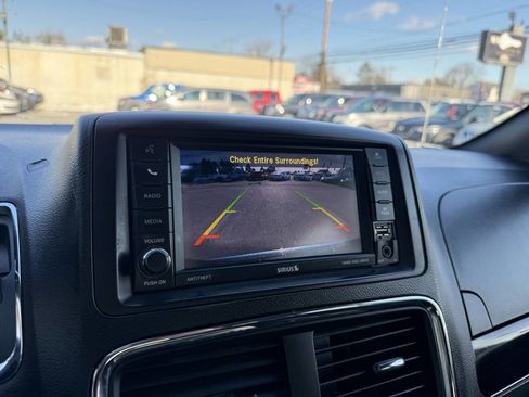 Used 2019 Dodge Grand Caravan SXT image 21