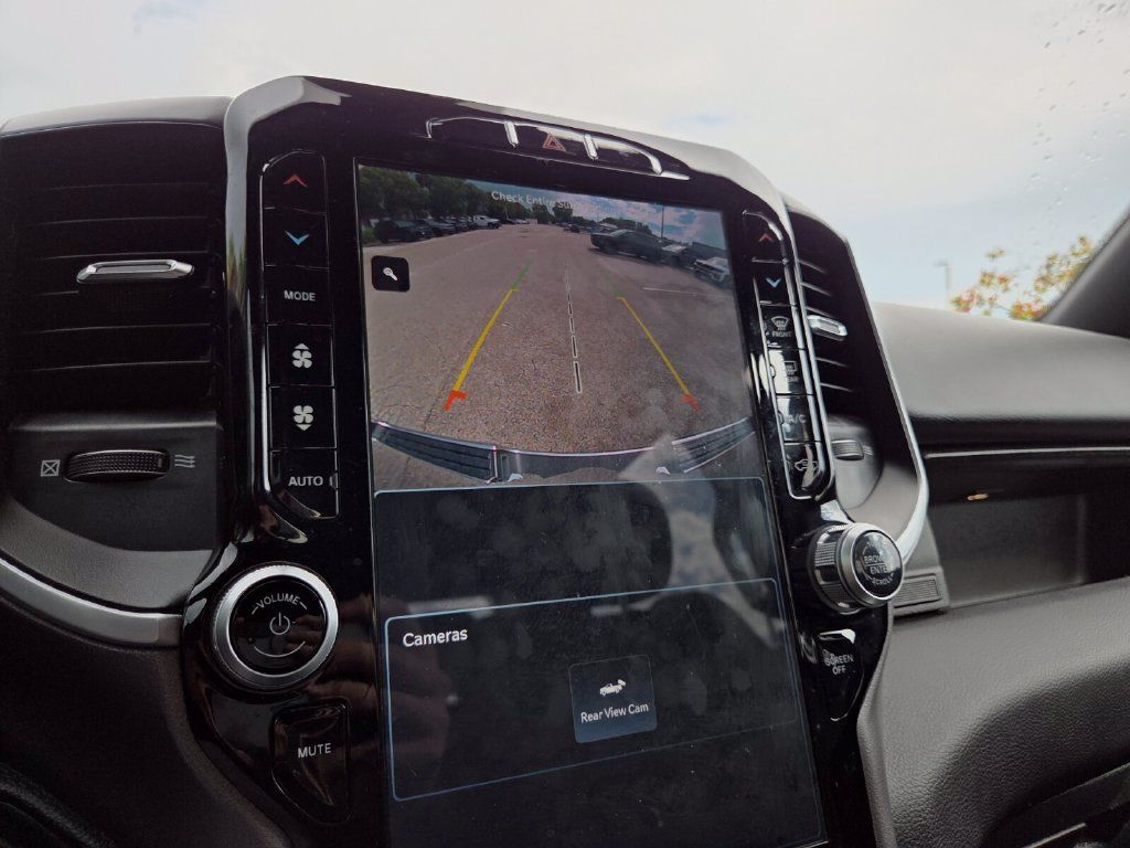 Used 2023 RAM 1500 Big Horn AWD/4WD image 35
