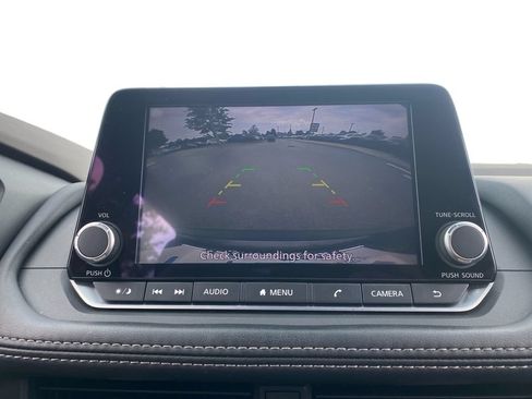Used 2023 Nissan Rogue SV FWD image 15