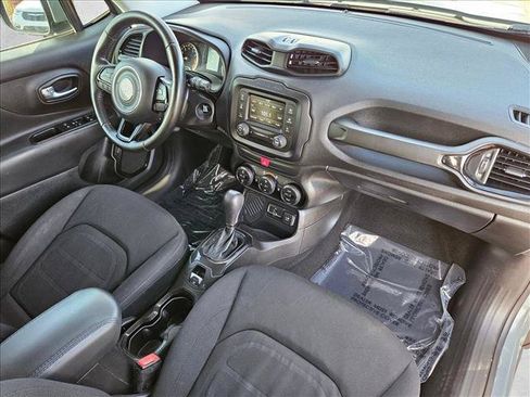 Used 2017 Jeep Renegade Altitude FWD image 27