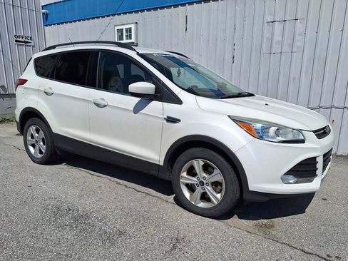 Used 2014 Ford Escape SE w/ Equipment Group 201A AWD/4WD image 3