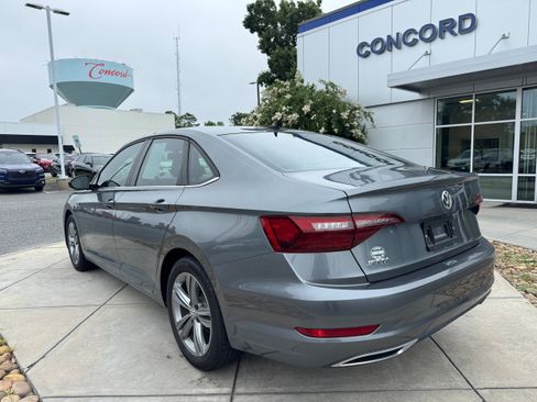 Used 2020 Volkswagen Jetta R-Line FWD image 8