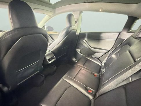 Used 2025 Tesla Model Y Long Range RWD image 30