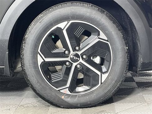 New 2026 Kia Niro EX image 10