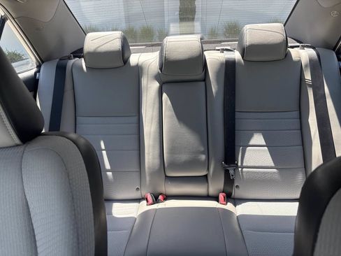 Used 2016 Toyota Camry SE FWD image 27