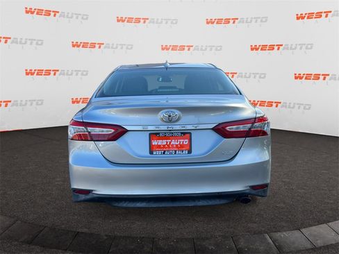 Used 2019 Toyota Camry XLE image 4