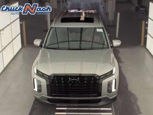 Used 2024 Hyundai Palisade SEL w/ Premium Package FWD image 4