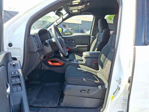 Certified 2024 Nissan Frontier PRO-4X w/ Pro Convenience Package AWD/4WD image 15