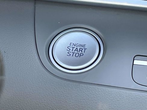 Used 2025 Hyundai Elantra SEL image 28