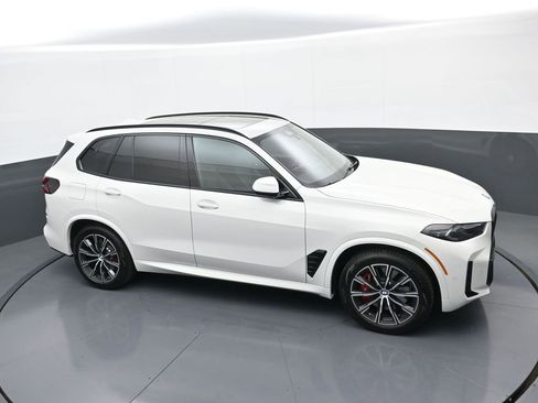 Used 2026 BMW X5 xDrive50e w/ M Sport Package AWD/4WD image 31