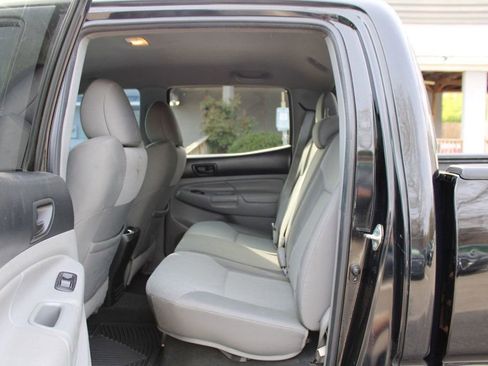 Used 2015 Toyota Tacoma TRD Pro w/ TRD Sport Package image 22