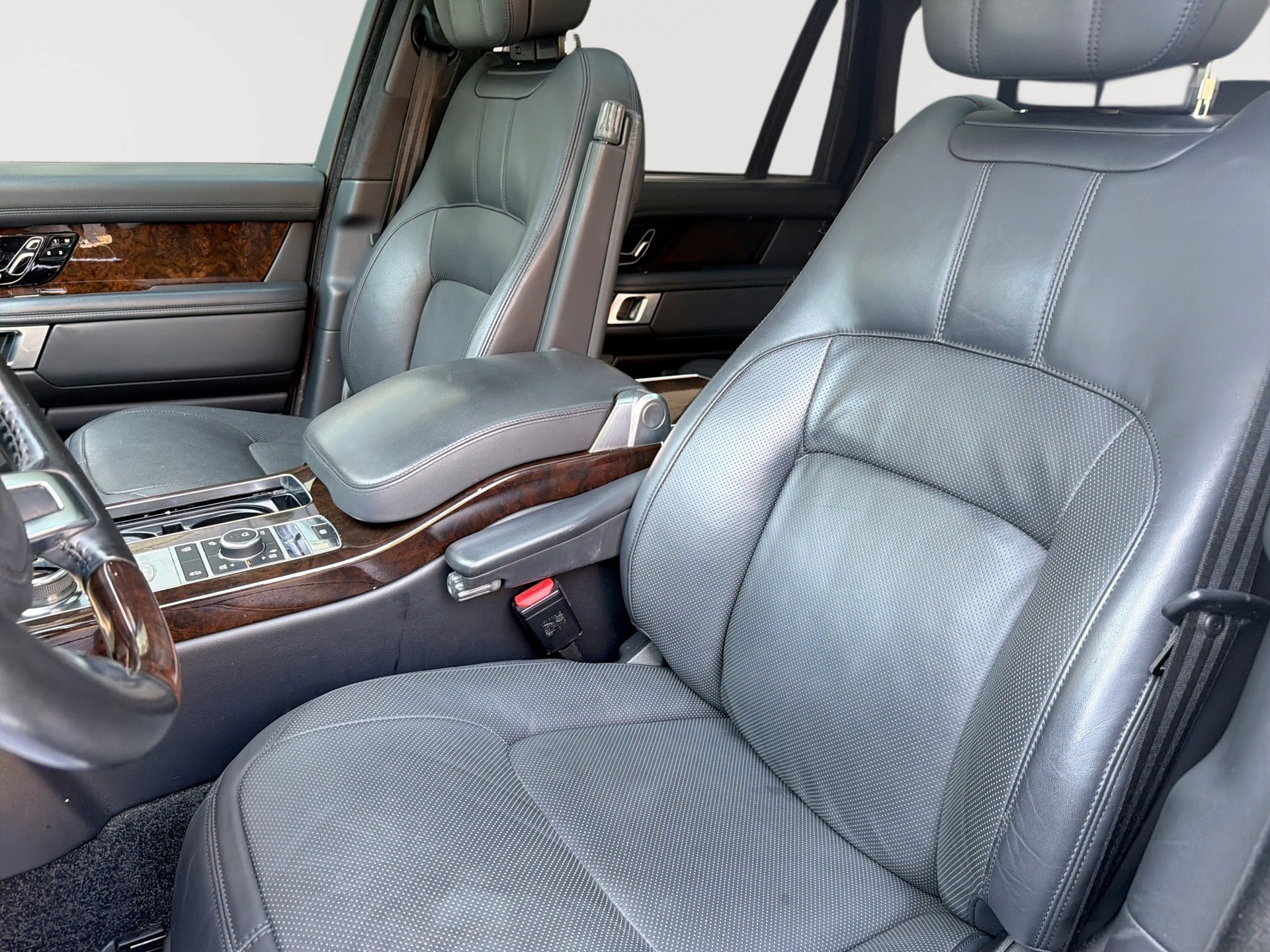 Used 2021 Land Rover Range Rover P525 Westminster Edition LWB AWD/4WD image 13