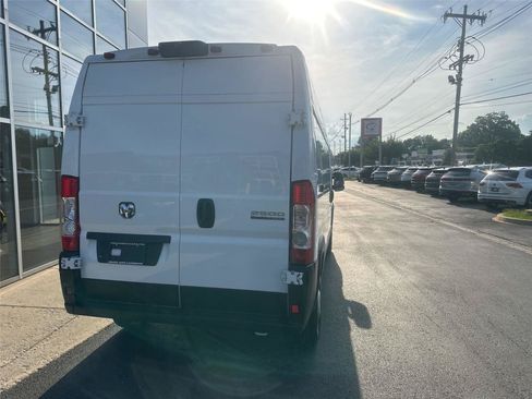 Used 2026 RAM ProMaster 2500 w/ Convenience Group FWD image 3